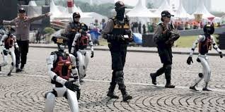 Robot Humanoid Polri Beri Hormat kepada Presiden saat Demonstrasi Teknologi